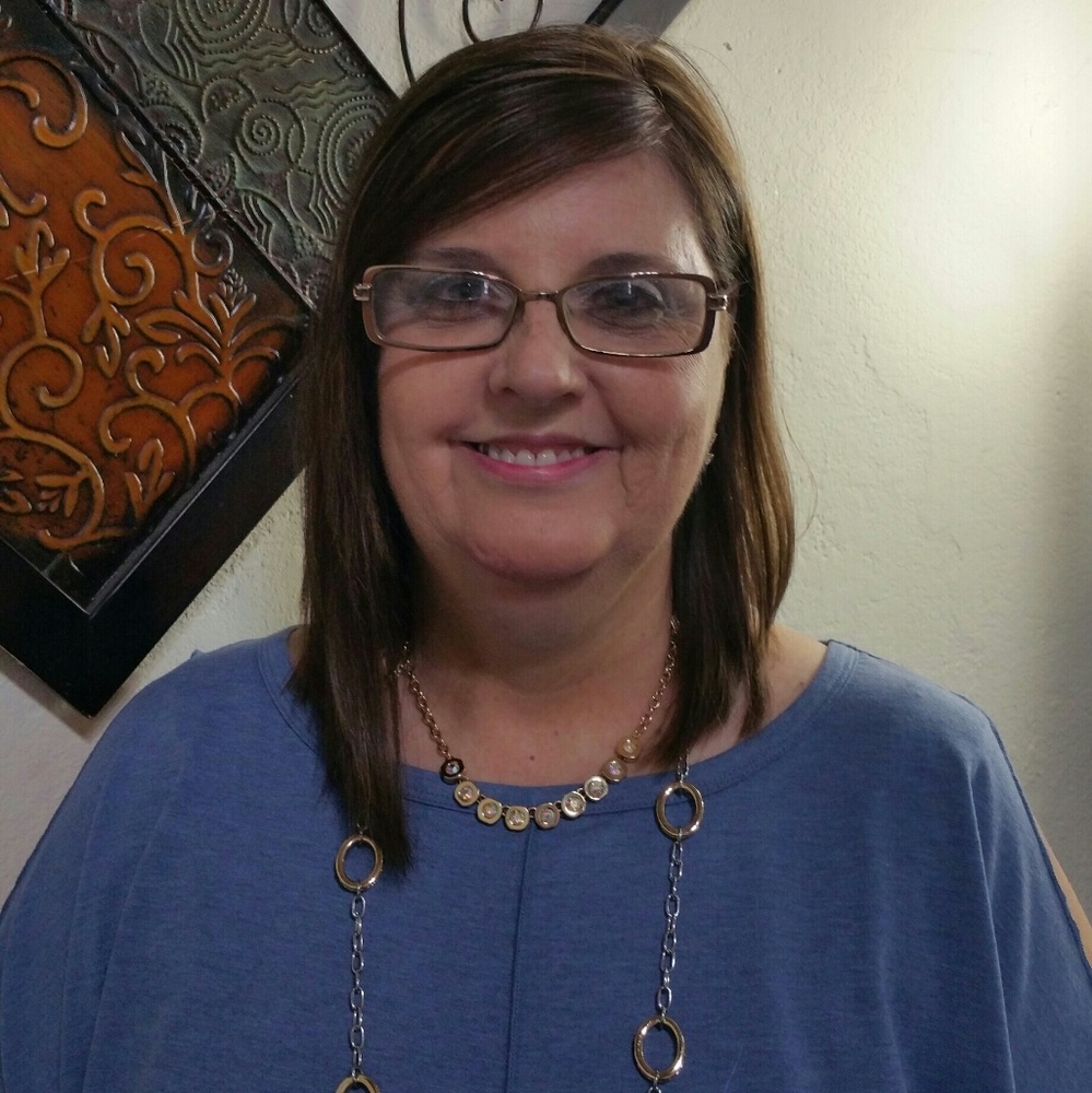 Meet your Posher, Debra